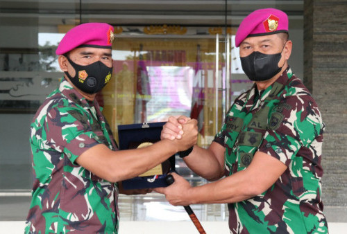 PENYERAHAN JABATAN PASI INTEL BRIGIF 4 MARINIR/BS 