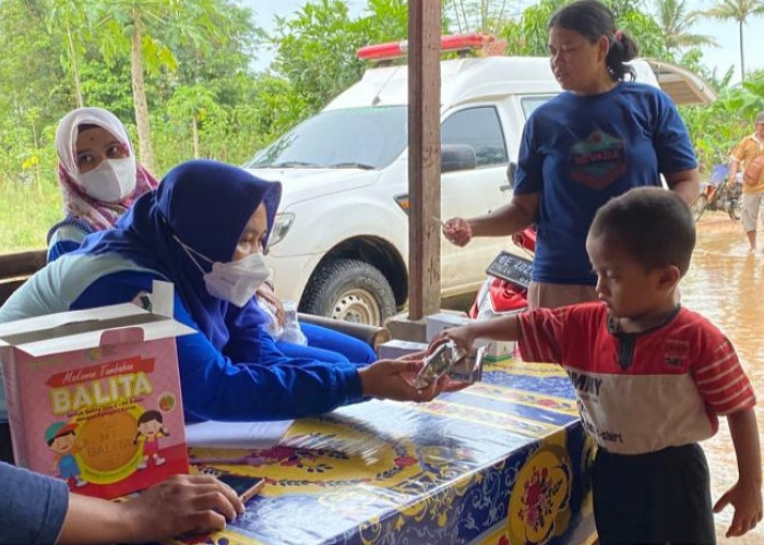Diskes Pesawaran Buka Posko di Lokasi Banjir, Warga Keluhkan Ini 