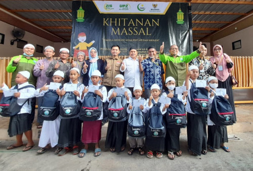 Masjid As-Salaam Karunia Indah Gelar Khitanan Massal