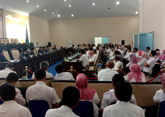 Bahas Opsi Pembayaran Hutang Pemkab Pesisir Barat 