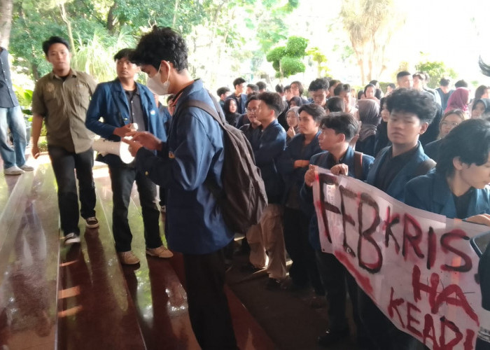 Mahasiswa FEB Unila Demo, Tuntut Keadilan atas Dugaan Perpeloncoan dalam Diksar Pecinta Alam hingga Meninggal 