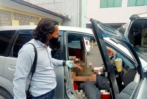 Pegawai Marketing Obat Tewas dalam Mobil