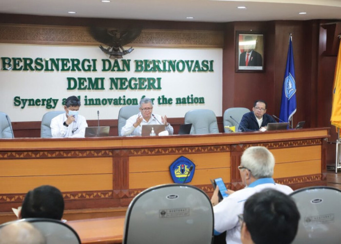 Wakil Rektor Bidang Perencanaan Unila Pimpin Rapat Penyampaian Kebijakan Penyusunan RKA Pagu DIPA TA 2023
