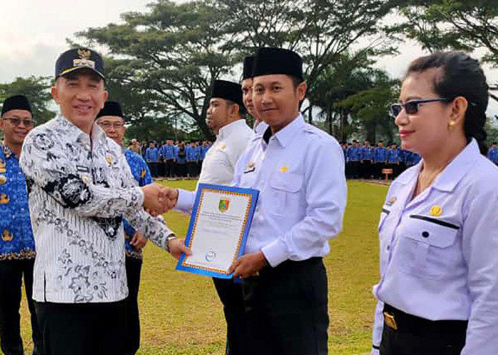 Serahkan SK 749 PPPK, Pj Bupati Tanggamus Lampung Minta Pangkas Pelayanan yang Berbelit 