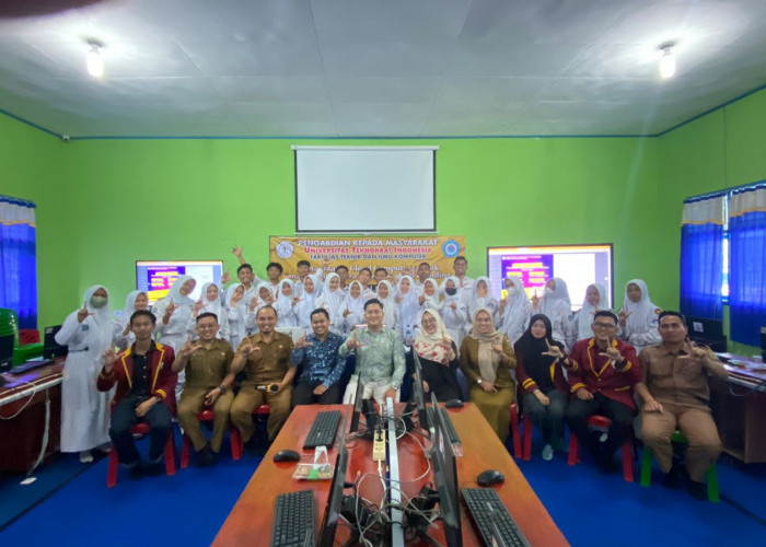 Pemanfaatan Cloud Computing untuk Smart Digital Library dan Personal Branding pada SMKN 1 Padang Cermin