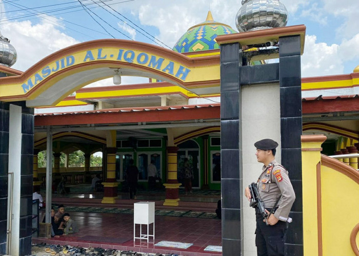 Polisi Rutin Jaga Tempat Ibadah di Tulang Bawang, Ternyata Ini Tujuannya
