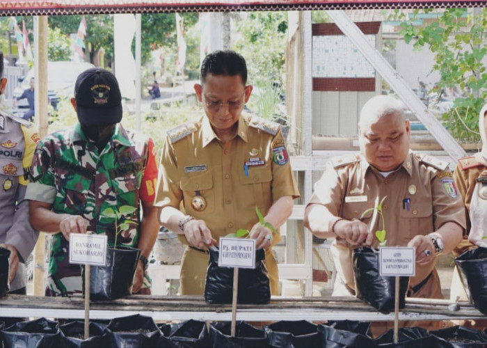 Kendalikan Inflasi di Pringsewu Dengan Gerakan Serentak Tanam Cabai dan Tabur Benih Ikan