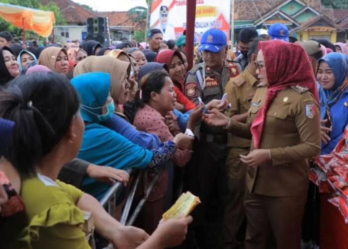 Usaha Kendalikan Inflasi, Winarti Gelar Pasar Murah di 7 Kecamatan