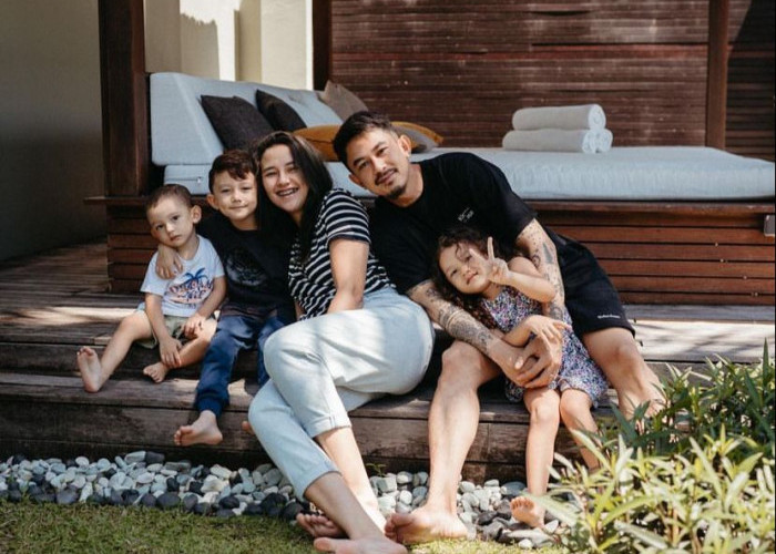 Fandy Christian Suami Dahlia Poland Diduga Selingkuh Dengan Andy Annisa, Netizen: Terlalu Mendalami Peran