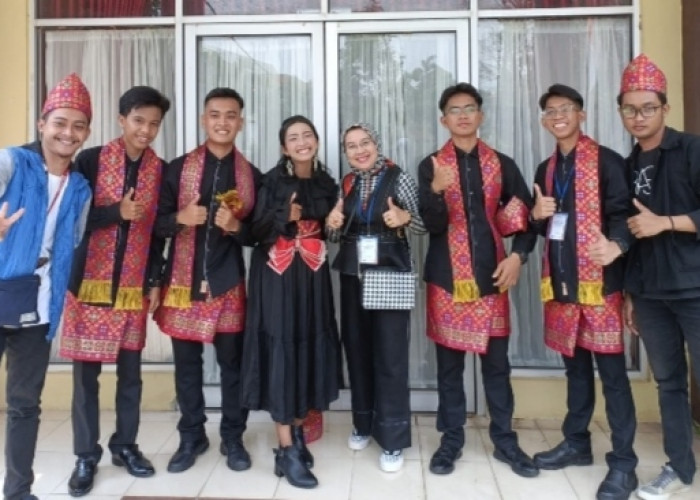 Tim Musikalisasi Puisi SMAN 1 Pringsewu Maju ke Kejuaraan Tingkat Nasional 