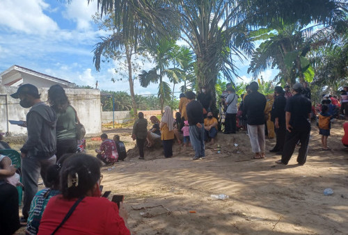 Pemakaman Brigadir J Dipenuhi Warga yang Ingin Menyaksikan Proses Pemakaman Kembali, Warga: Kami Ingin Melihat