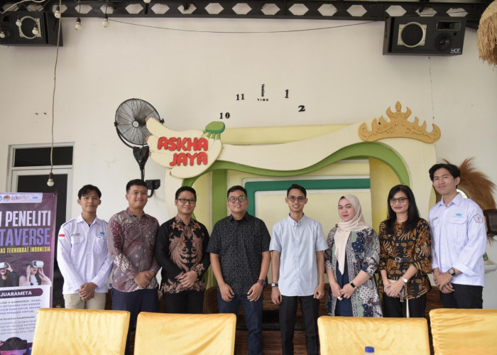 Dosen Universitas Teknokrat Indonesia PKM di Aska Jaya Dengan Penerapan Metaverse 