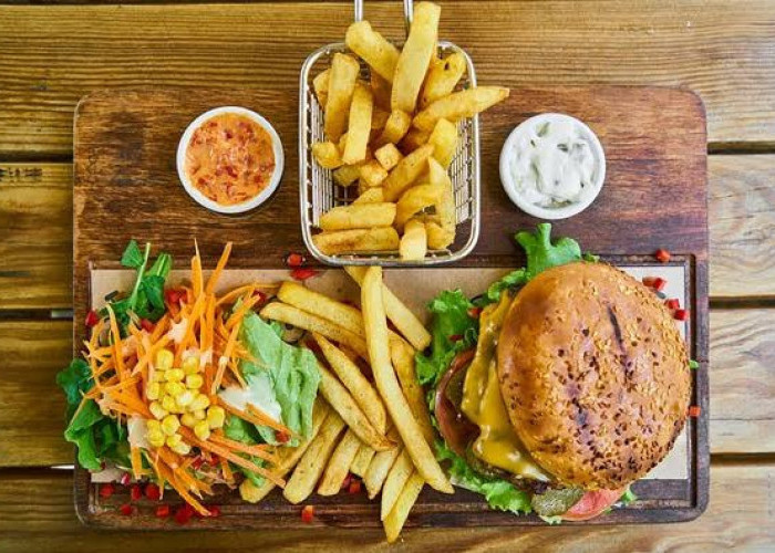 4 Jenis Makanan Pemicu Kanker Payudara Wanita, Jangan Konsumsi Berlebihan