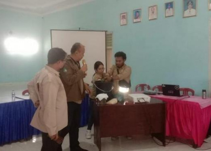 Unila Gelar Pelatihan Produksi Pupuk Organik Menggunakan Gulma Untuk Masyarakat Desa Penyangga