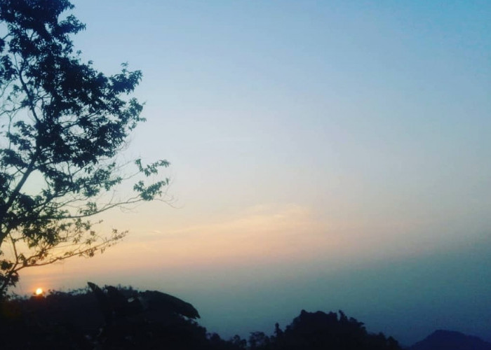 Dibalik Keindahan Gunung Sanggabuana Karawang, Tersimpan Misteri 14 Makam Keramat hingga Ritual Mandi