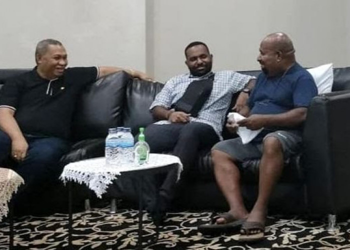 Jokowi Jadi Penentu di Tengah Drama Lukas Enembe