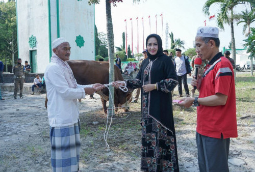 Ratusan Orang Sholat Bersama Bupati di IC, Winarti: Hari Raya Idul Adha Adalah Tentang Keikhlasan