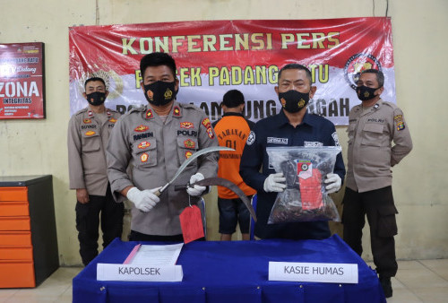 Salah Paham Antar Tetangga, Celurit Mengayun