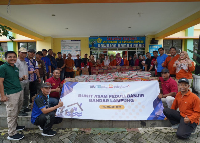 PT Bukit Asam Tbk (PTBA) Salurkan Bantuan untuk Korban Banjir di Bandar Lampung