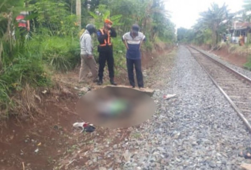 Kesenggol Kereta Api, Pria Paruh Baya Tewas di Samping Rel