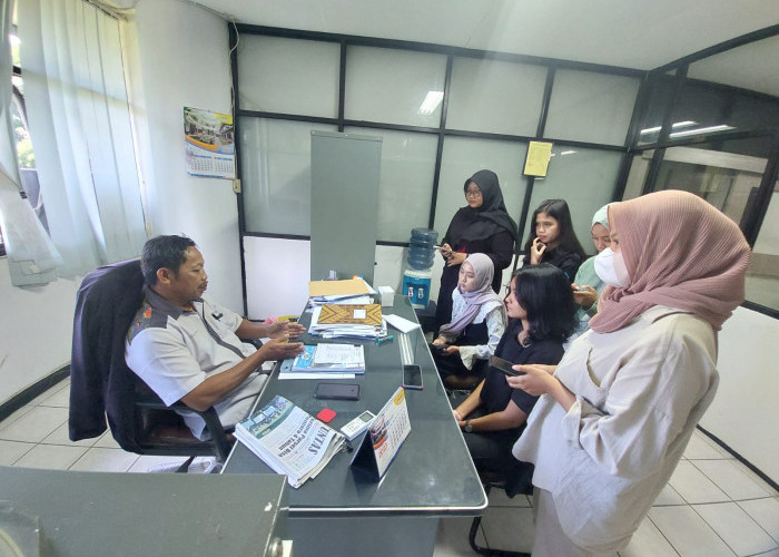 Humas Unila Gelar Pelatihan Dasar Jurnalistik untuk Peserta Magang
