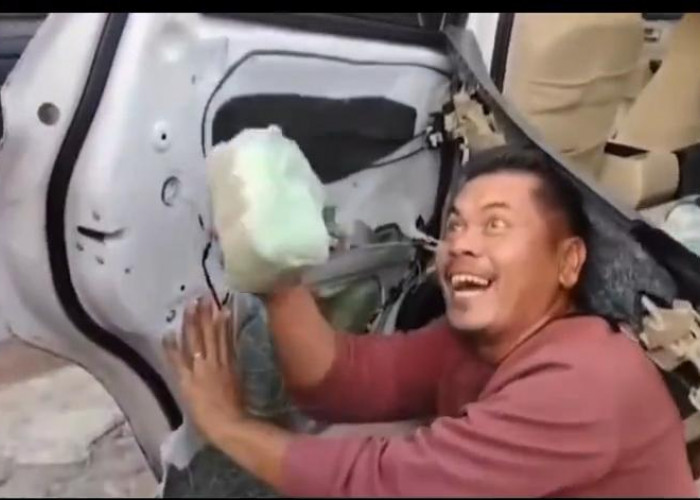 Viral, Polisi Super Bahagia Usai Temukan Sabu 58 Kg di Pintu Mobil