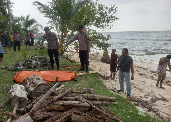 Berhasil Di Evakuasi, Ini Identitas Mayat yang Ditemukan di Perairan Pelabuhan Jaoh Way Batang