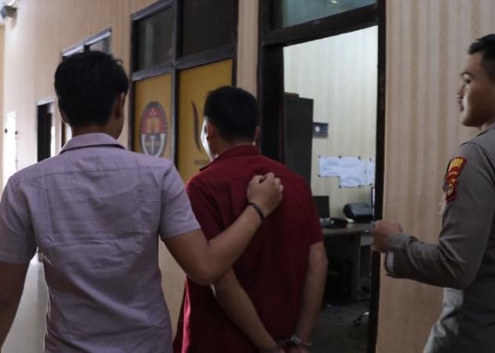 Sandra Istri dan Anak Ketika Hendak Ditangkap, Pengedar Sabu Asal Tanggamus Diamankan Polisi
