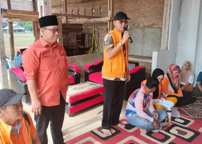 Kampanye Perdana, Adi Erlansyah-Hisbullah Huda Blusukan ke Pekon Sriwungu Banyumas 