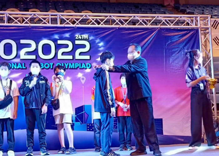 Akademisi UBL Bawa Tim Merah Putih Raih Medali Perak di Internasional Robot Olympiad, Thailand