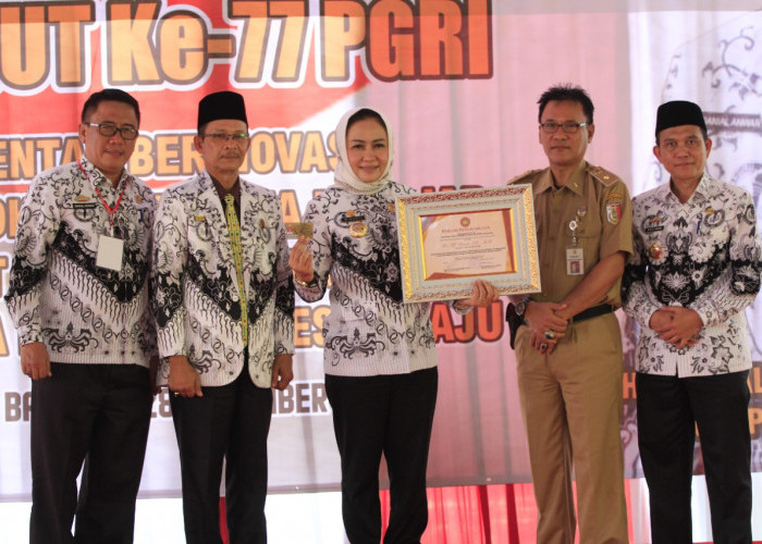 Kado untuk Guru, Winarti Dorong PGRI MoU dengan Polres Tulang Bawang Perlindungan Hukum