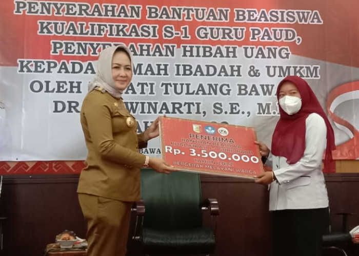 Realisasikan 25 Program BMW, Winarti Bagi-bagi Bantuan, dari Beasiswa, Hibah Rumah Ibadah sampai UMKM
