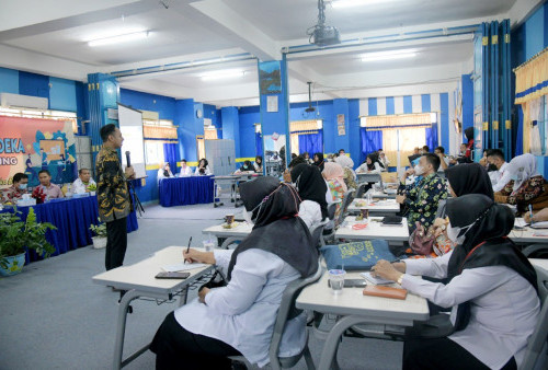Dosen Teknokrat Beri Materi Workshop Implementasi Kurikulum Merdeka