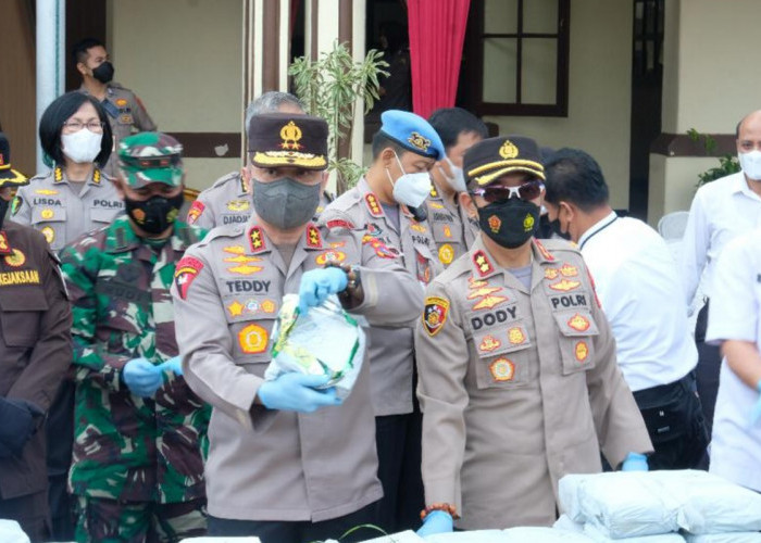 Terungkap, Ini Alasan AKBP D Dapat Perintah Irjen Teddy Minahasa Ambil Sabu Seberat 5 Kilogram