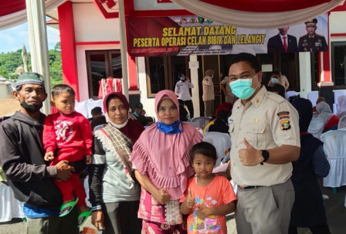 Dua Bocah Lamteng Operasi Bibir Sumbing di RS Bhayangkara