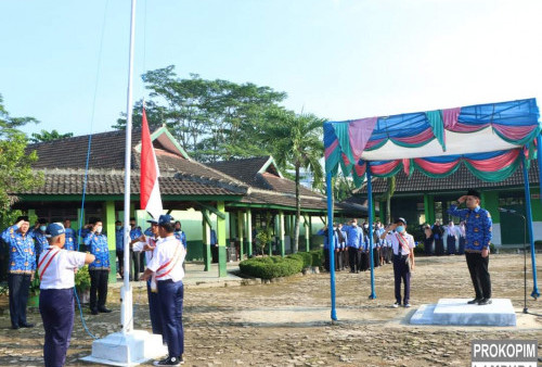 Wabub Lampura Buka Hari Pertama Sekolah