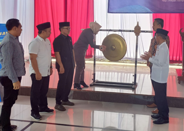 Permudah Pengaduan Masyarakat, Kejari Lampung Timur Luncurkan Aplikasi E-Jejama
