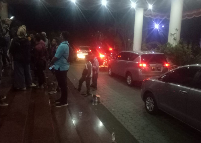 Penyidik KPK Geledah Rektorat Unila Selama 12 Jam