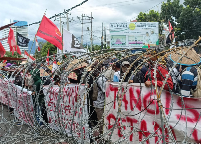 Masyarakat dan LBH Bandar Lampung Gruduk Pemprov Lampung, Minta Aturan Sewa Lahan Kota Baru Dibatalkan