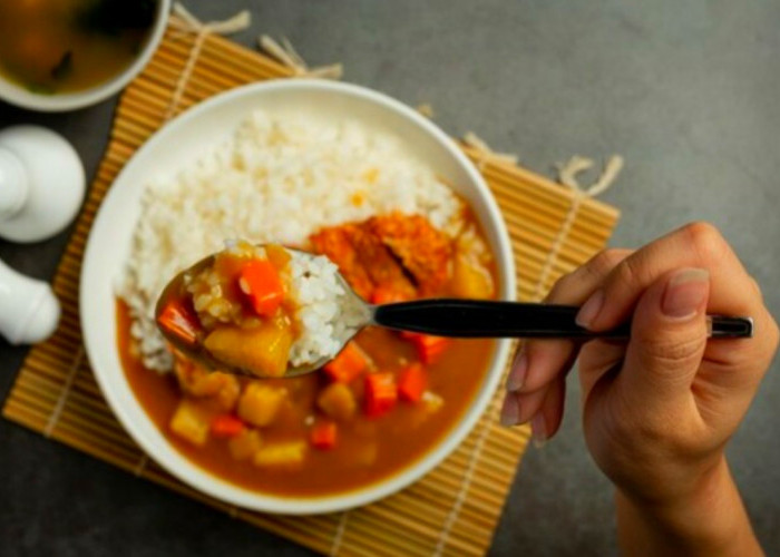 Hukum Meniup Makanan dan Minuman yang Masih Panas