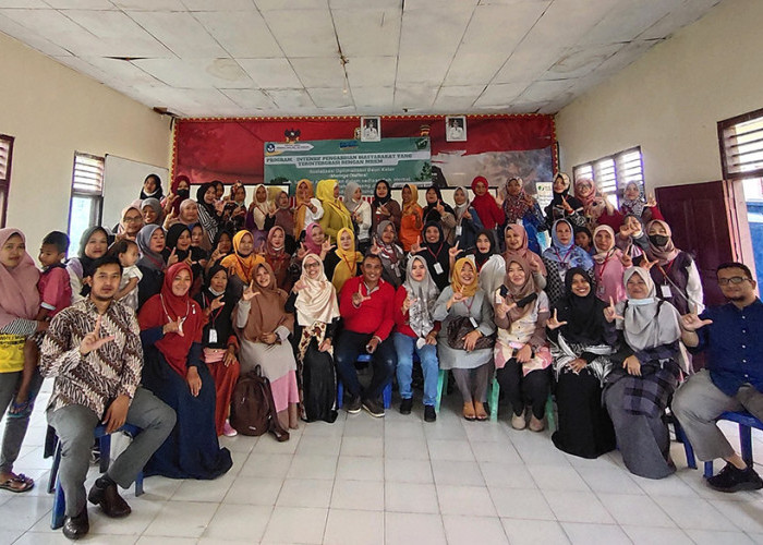 Tim Pengabdian Masyarakat Universitas Malahayati Kenalkan Teh Daun Kelor Sebagai Antioksidan 