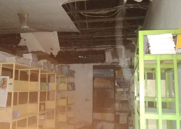 Perpustakaan Ponpes Daarul Huffaz Pesawaran Terbakar 