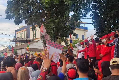 Masyarakat Antusias Meriahkan Jalan Sehat di Way Dadi