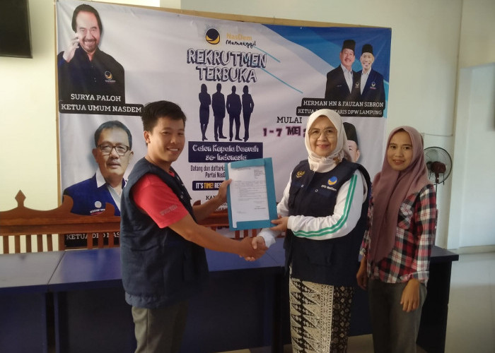 Septi Istiqlal Kembalikan Berkas Pendaftaran Bacalonkada Pesisir Barat di Partai NasDem