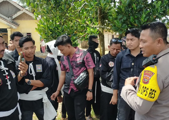 Datangi Polres Mesuji, Anggota PSHT Minta Pelaku Penganiayaan Ditangkap