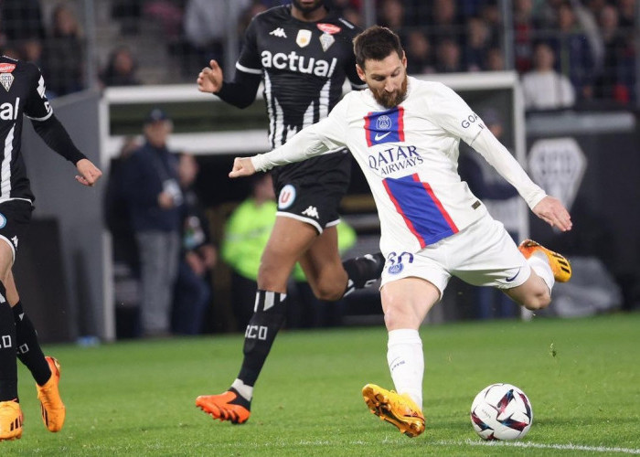 Leo Messi Minta Maaf ke Paris Saint Germain!