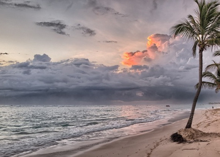 5 Destinasi Wisata Pantai Dekat Dengan Pusat Kota Bandar Lampung, Nomor 2 Selalu Ramai Dikunjungi Wisatawan