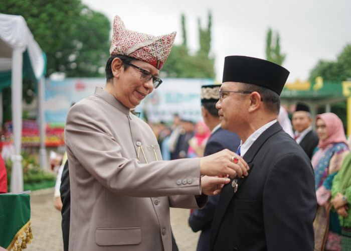 Momentum HAB ke-77, 22 ASN UIN Terima Satyalancana Karya Satya