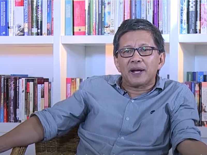 Demo dan Kacang Goreng Warnai Pemeriksaan Rocky Gerung