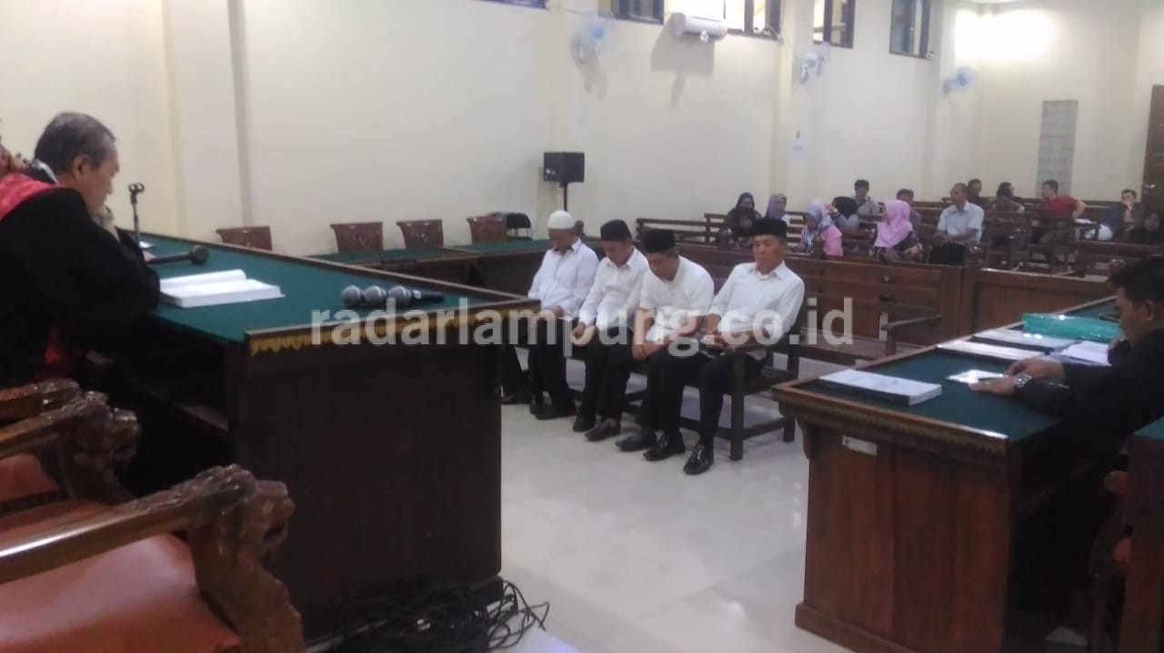 Dituntut Satu Tahun Setengah, Terdakwa Korupsi Islamic Center Lamtim Mewek